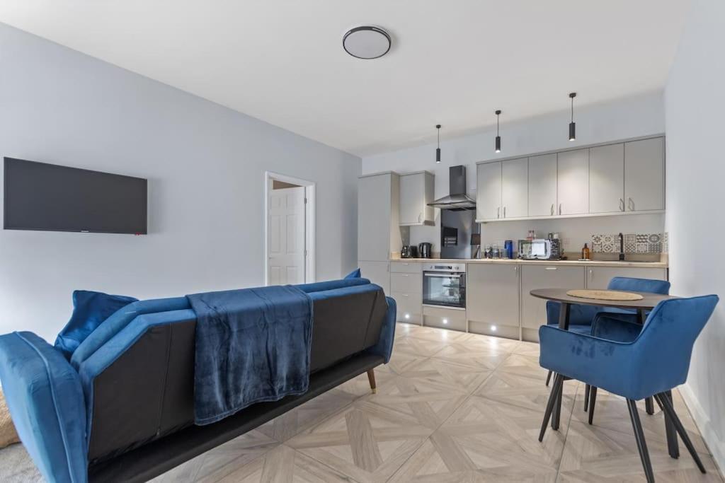 Modern Apartment Off-Road Parking King Bed Suite 1 Ноттингем Экстерьер фото